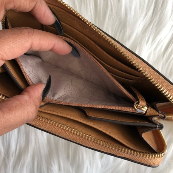 Michael Kors Wristlet - Picture 3 of 4